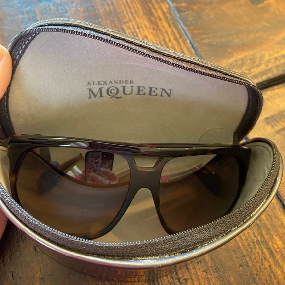 Alexander Mcqueen Sunglasses AM0534S-001 48 – Lexor Miami Alexander McQueen Sunglasses